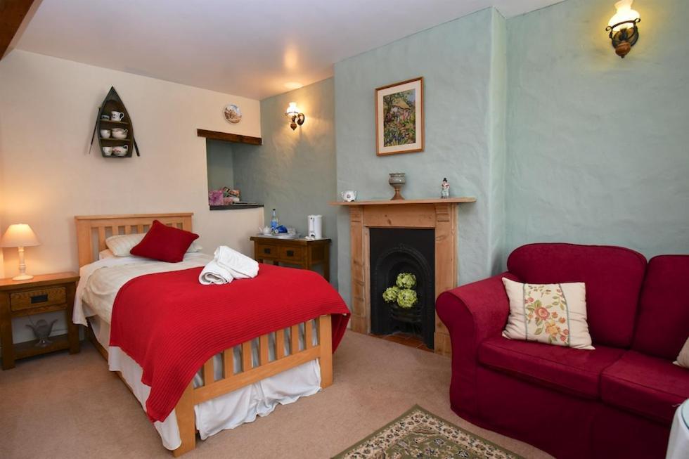 Glascoed Farmhouse Carmarthen Bagian luar foto