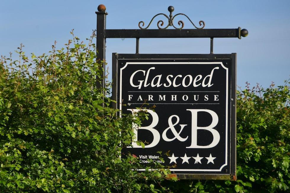 Glascoed Farmhouse Carmarthen Bagian luar foto