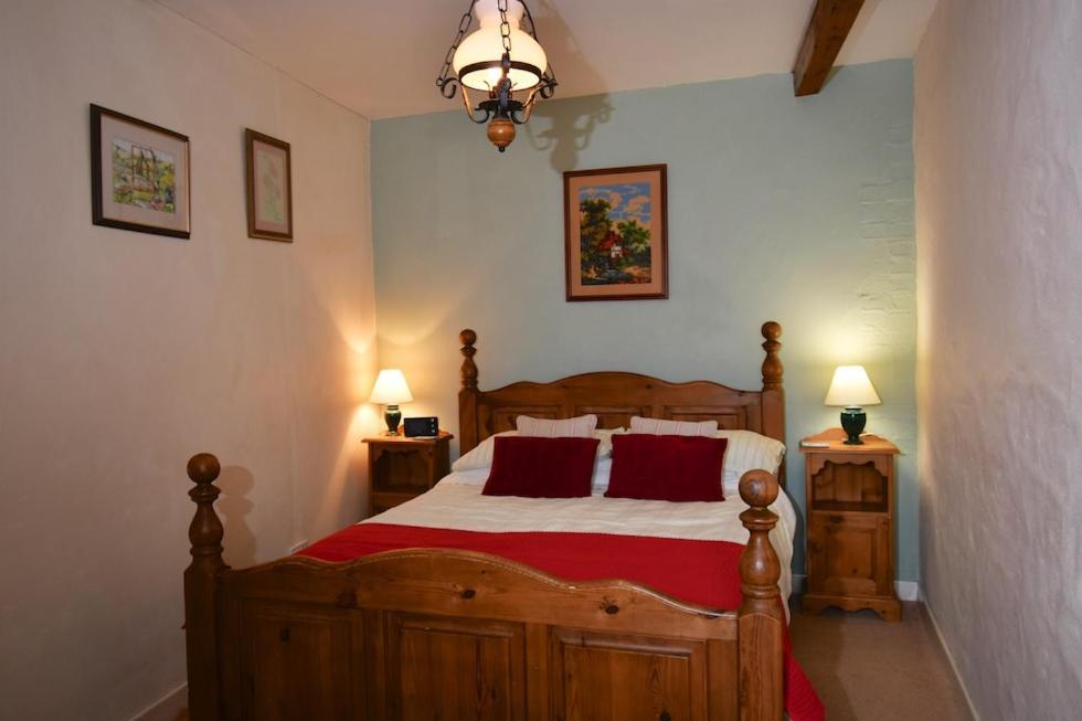 Glascoed Farmhouse Carmarthen Bagian luar foto