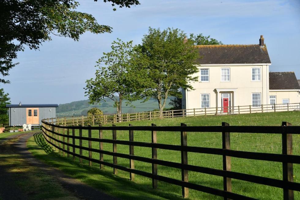 Glascoed Farmhouse Carmarthen Bagian luar foto